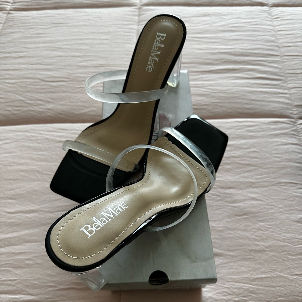 Two strap comfy short heel